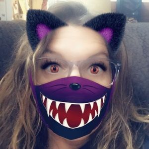 Meet your Posher, Holly